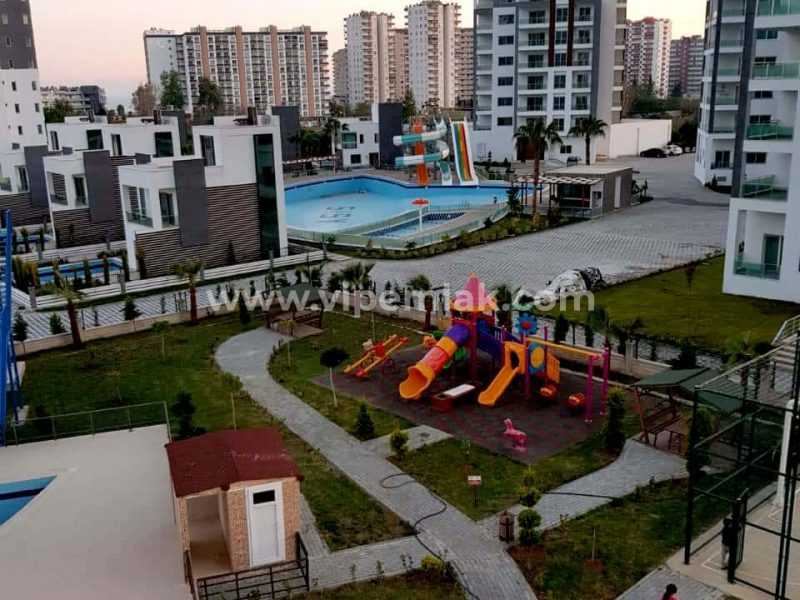 TÖMÜK KLAS SİTESİNDE SATILIK YAZLIK