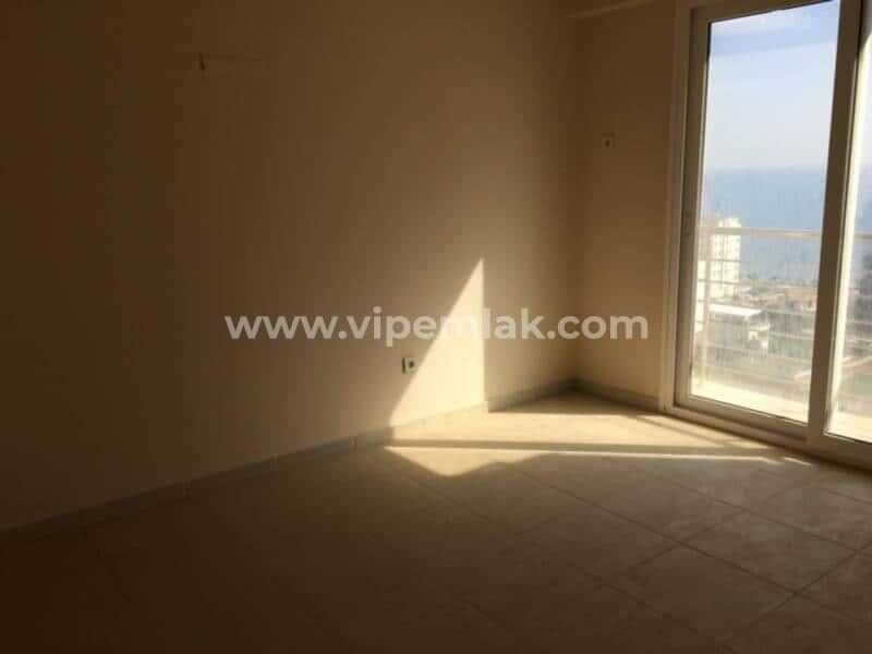 LİPARİS GLİNDRES SİTESİNDE SATILIK YAZLIK DAİRE