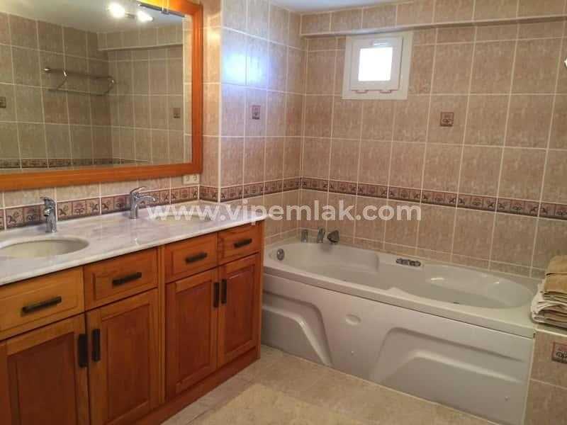 LİPARİS 3 SİTESİNDE SATILIK YAZLIK 4+1 DAİRE