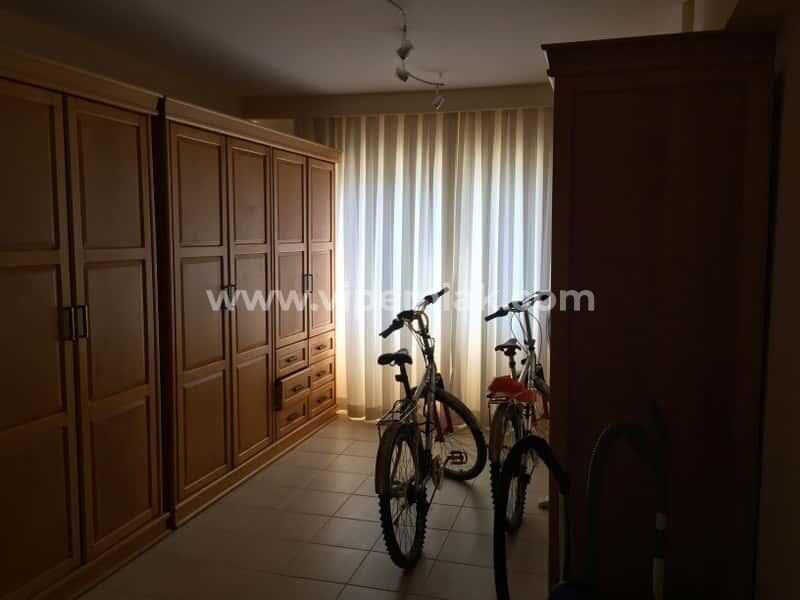 LİPARİS 3 SİTESİNDE SATILIK YAZLIK 4+1 DAİRE