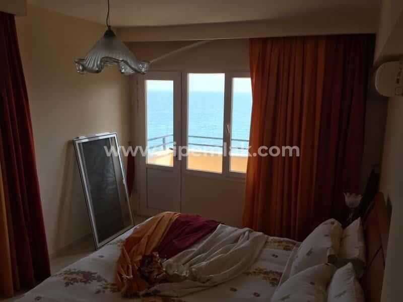 LİPARİS 3 SİTESİNDE SATILIK YAZLIK 4+1 DAİRE