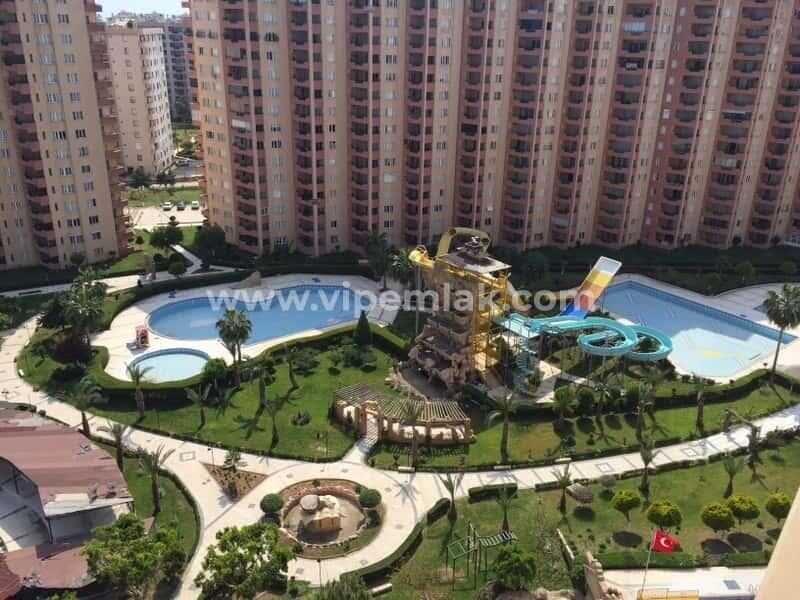 LİPARİS 3 SİTESİNDE SATILIK YAZLIK 4+1 DAİRE