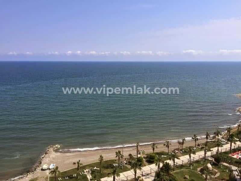 LİPARİS 3 SİTESİNDE SATILIK YAZLIK 4+1 DAİRE
