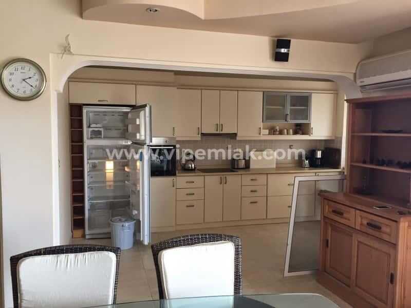 LİPARİS 3 SİTESİNDE SATILIK YAZLIK 4+1 DAİRE