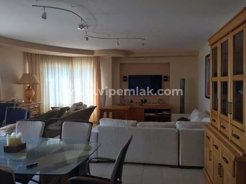 LİPARİS 3 SİTESİNDE SATILIK YAZLIK 4+1 DAİRE