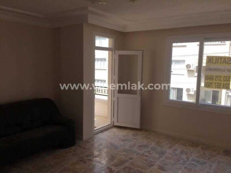 MERSİN MEZİTLİ LATİFE APARTMANINDA SATILIK DAİRE
