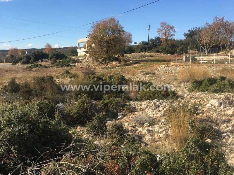 ERDEMLİ ARSLANLI YAYLASINDE GÜZELOLUK YOLUNA SIFIR SATILIK TARLA