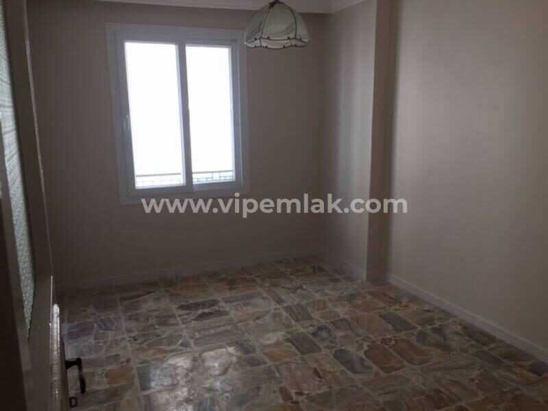 MERSİN MEZİTLİ LATİFE APARTMANINDA SATILIK DAİRE