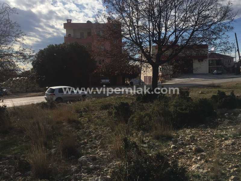 ERDEMLİ ARSLANLI YAYLASINDE GÜZELOLUK YOLUNA SIFIR SATILIK TARLA