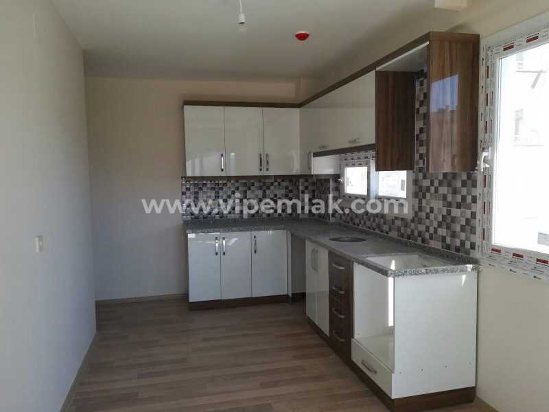 MERSİN ERDEMLİ MERKEZDE ANA YOLA CEPHE GÜNEŞ SİTESİNDE SATILIK DAİRE