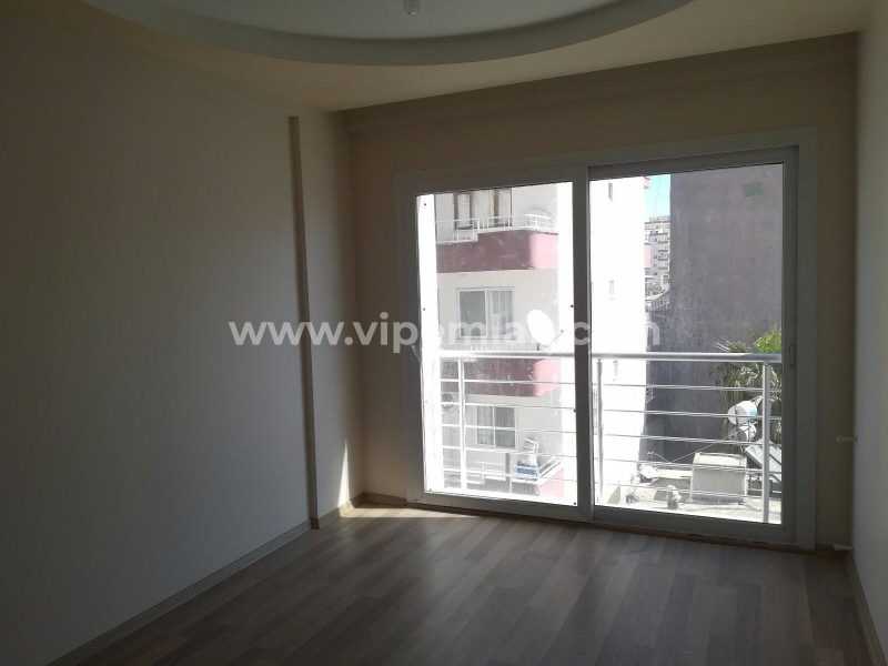 MERSİN ERDEMLİ MERKEZDE ANA YOLA CEPHE GÜNEŞ SİTESİNDE SATILIK DAİRE