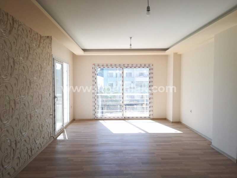 MERSİN ERDEMLİ MERKEZDE ANA YOLA CEPHE GÜNEŞ SİTESİNDE SATILIK DAİRE
