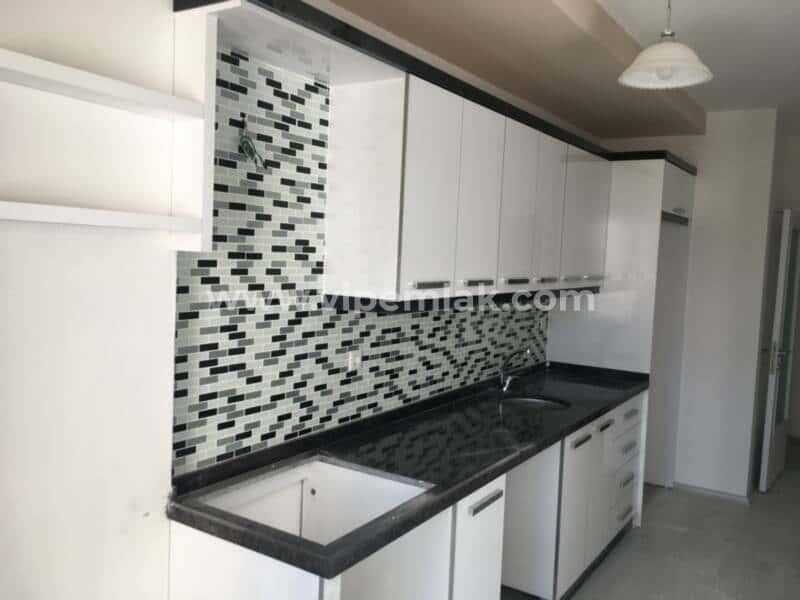 MERSİN ERDEMLİ ANAYOL KENARINDA SATILIK SIFIR DAİRE