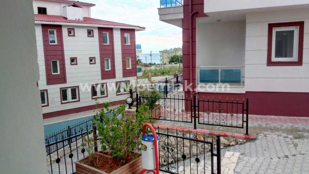 MERSİN AYAŞ KOMŞUPARK KONAKLARINDA SATILIK YAZLIK DAİRE