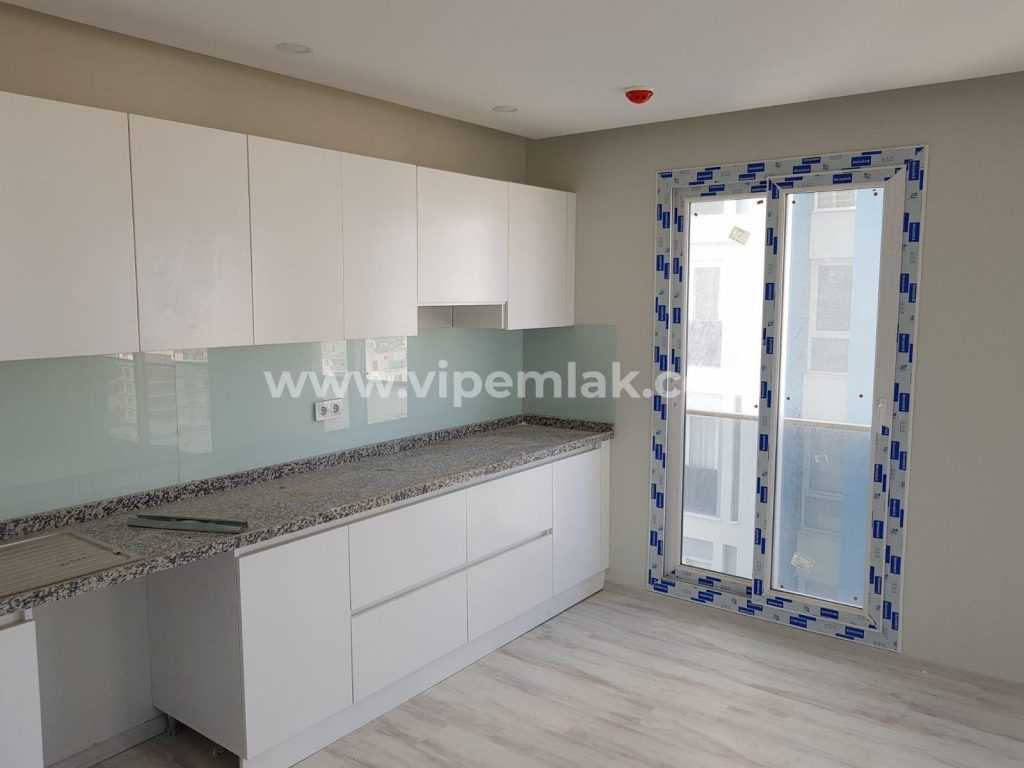 MERSİN ERDEMLİ BULVAR YEŞİLYURT SİTESİNDE SATILIK DAİRE