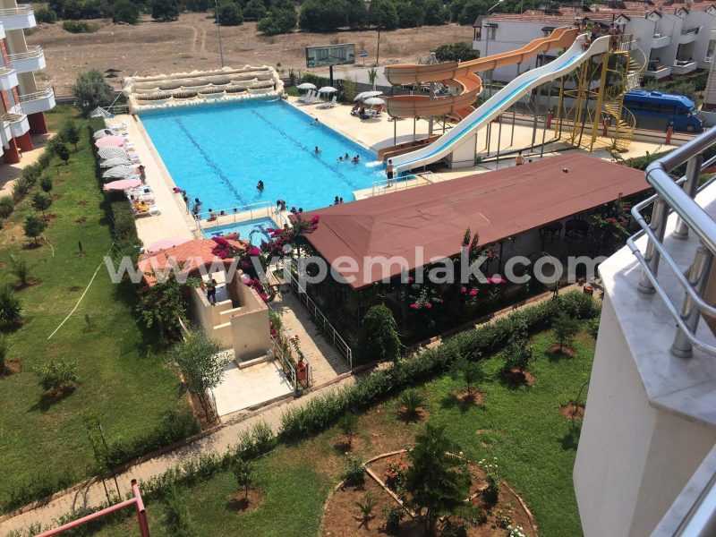MERSİN TÖMÜK STELLA AQUAPARK  SİTESİNDE SATILIK YAZLIK DAİRE