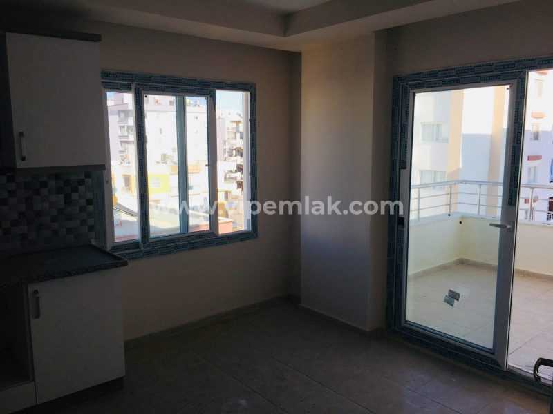 ERDEMLİ TAPU CADDESİNDE HAVUZLU SİTEDE SATILIK SIFIR DAİRE