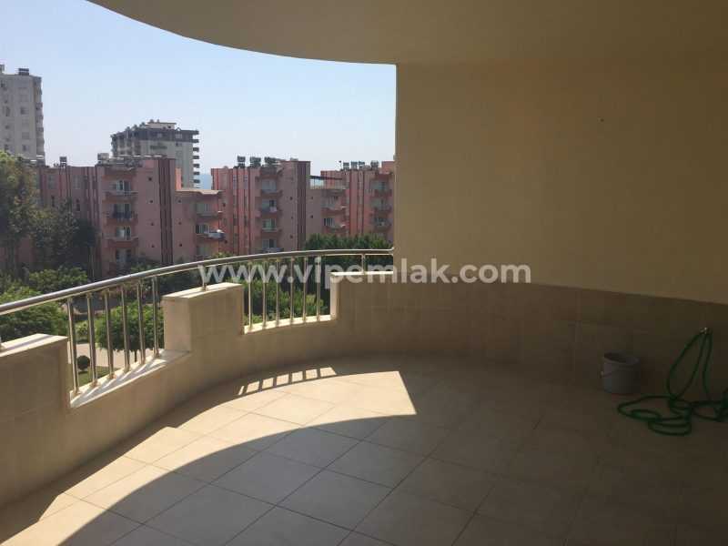 MERSİN KARGIPINARI QUEENABA SİTESİNDE SATILIK LÜX YAZLIK DAİRE
