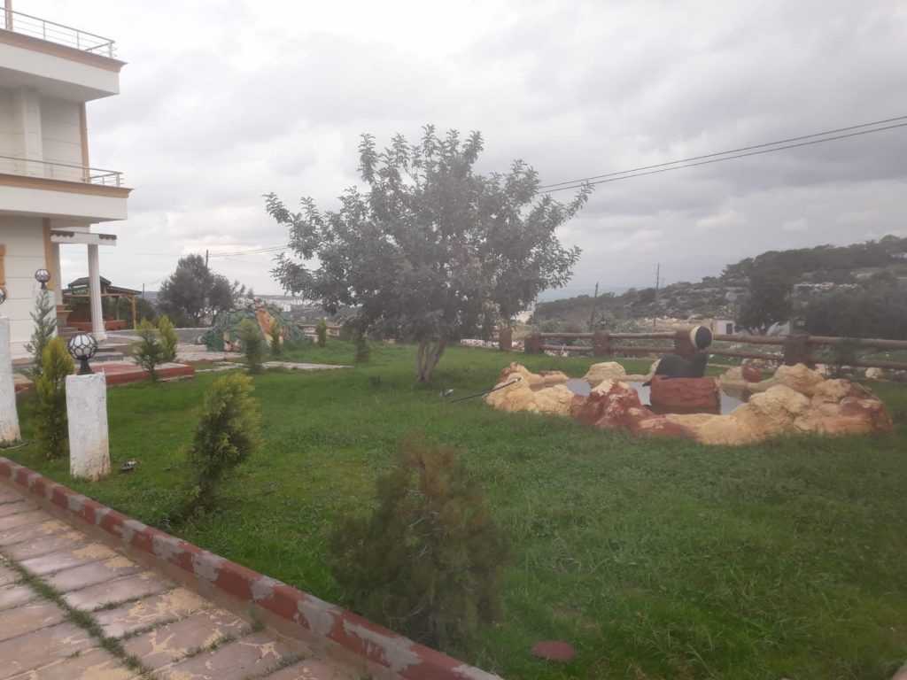 MERSİN NARLIKUYU DA SATILIK DENİZ MANZARALI 6+2 MALİKANE
