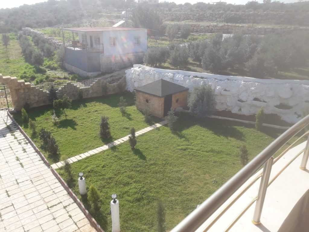 MERSİN NARLIKUYU DA SATILIK DENİZ MANZARALI 6+2 MALİKANE