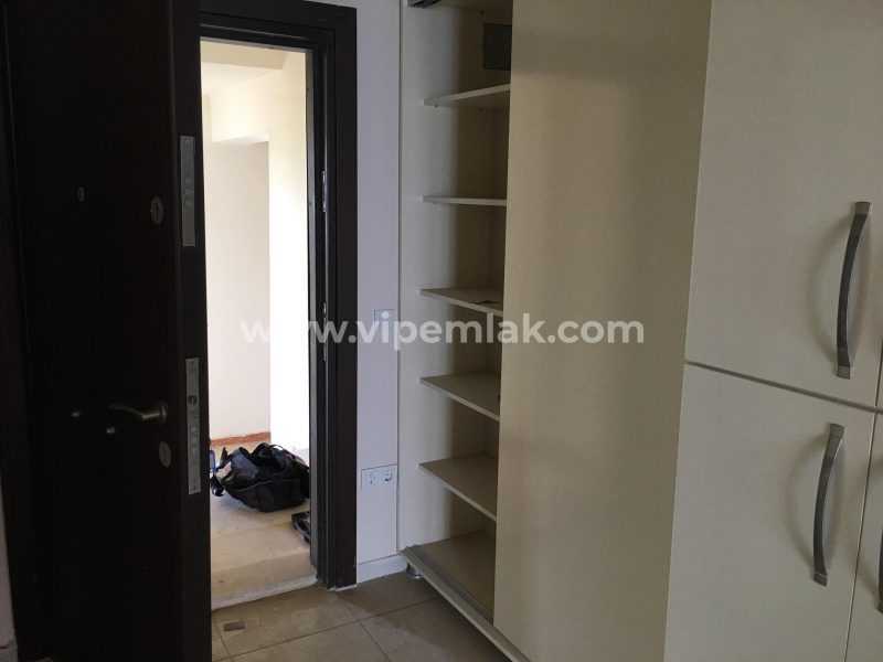 ÇEŞMELİ LİPARİS GLİNDİRES SİTESİNDE SATILIK YAZLIK DAİRE