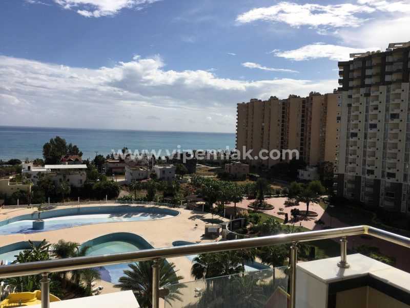 ÇEŞMELİ LİPARİS GLİNDİRES SİTESİNDE SATILIK YAZLIK DAİRE