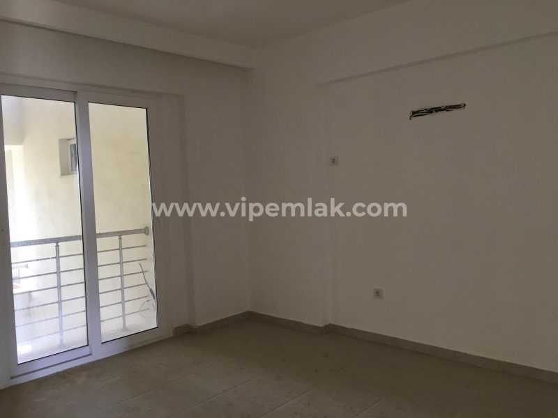 ÇEŞMELİ LİPARİS GLİNDİRES SİTESİNDE SATILIK YAZLIK DAİRE