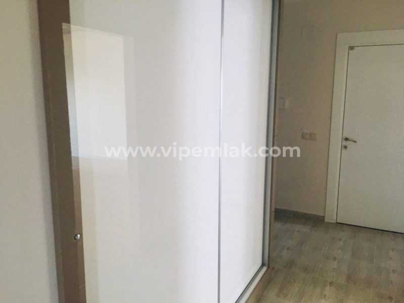 ERDEMLİ ALATAPLAZA’DA GENİŞ VE FERAH SATILIK DAİRE