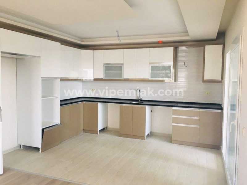 ERDEMLİ ALATAPLAZA’DA GENİŞ VE FERAH SATILIK DAİRE