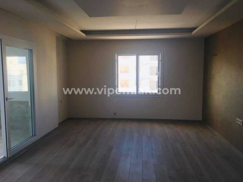 ERDEMLİ ALATAPLAZA’DA GENİŞ VE FERAH SATILIK DAİRE