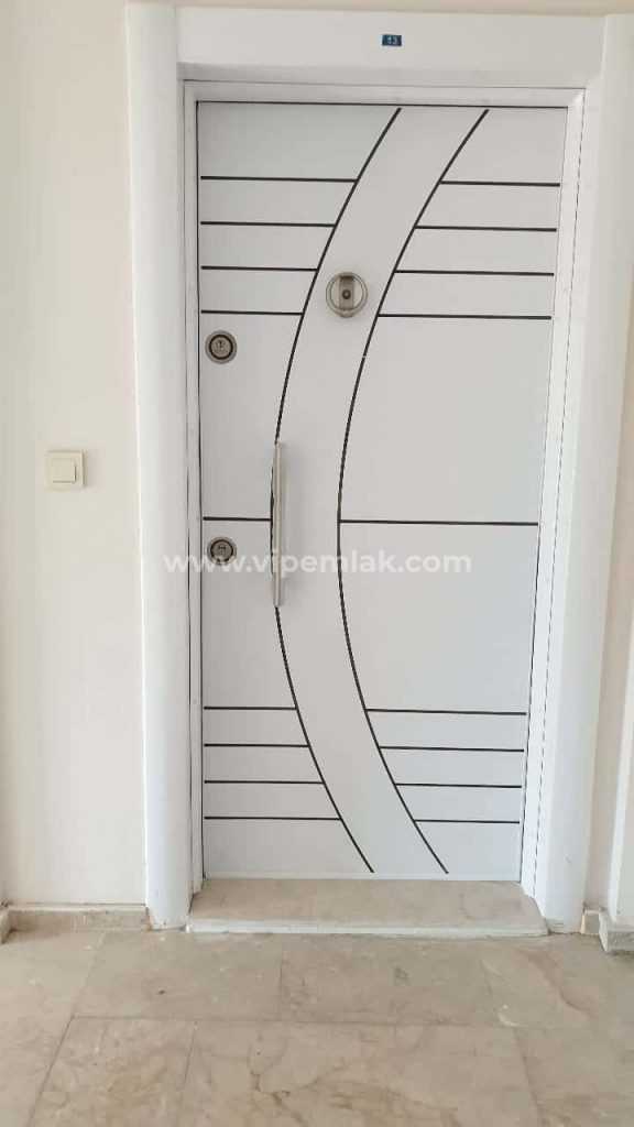 Satılık yazlık daire havuzlu site içerisinde yüksek kat