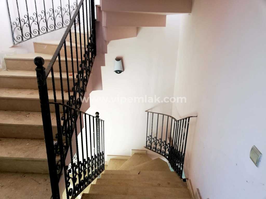ALTINPORTAKAL SITESI ULTRALUKS DUBLEKS 3+1 VILLA