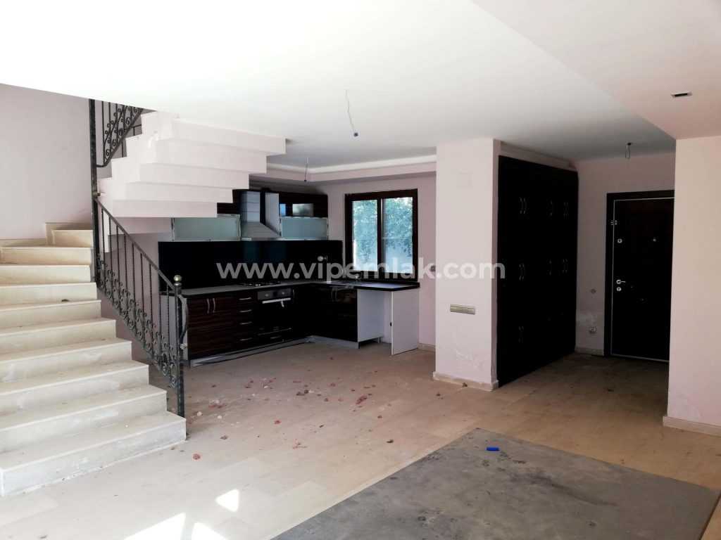 ALTINPORTAKAL SITESI ULTRALUKS DUBLEKS 3+1 VILLA