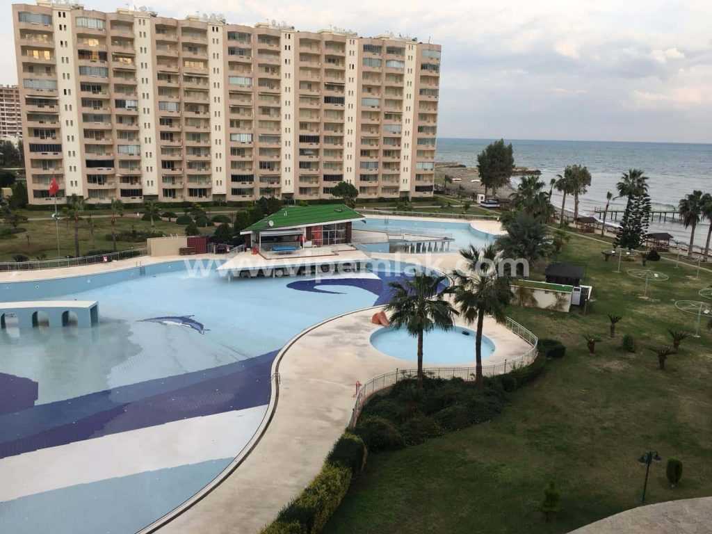 MERSİN KARGIPINARI QUEENABA SİTESİNDE EŞYALI SATILIK YAZLIK EV