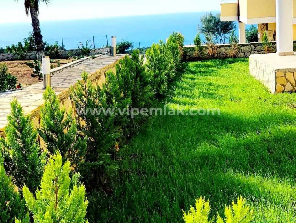 KIZKALESİNDE ULTRALUKS DENİZ MANZARALI HAVUZLU EŞYALI SATILIK  VİLLA
