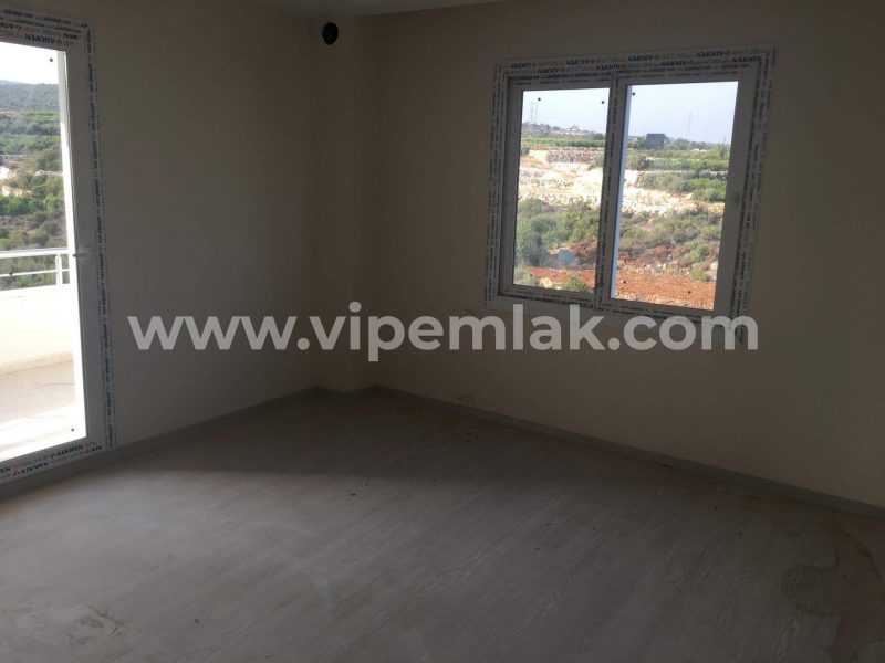 MERSİNİN GÖZDESİ KIZKALESİNDE HAVUZLU SİTEDE 2+1 SATILIK DAİRE