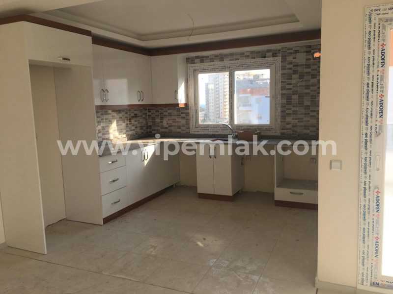 MERSİNİN GÖZDESİ KIZKALESİNDE HAVUZLU SİTEDE 2+1 SATILIK DAİRE