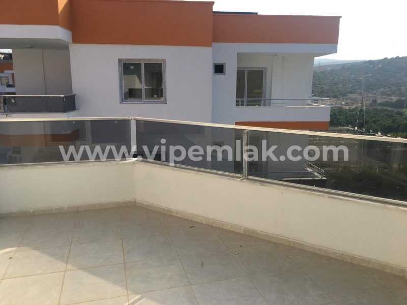 MERSİNİN GÖZDESİ KIZKALESİNDE HAVUZLU SİTEDE 2+1 SATILIK DAİRE