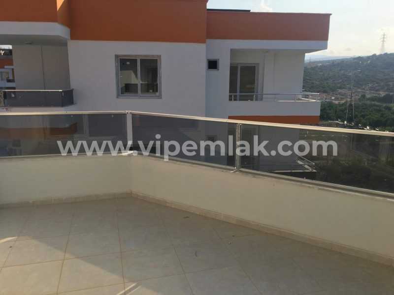 MERSİNİN GÖZDESİ KIZKALESİNDE HAVUZLU SİTEDE 2+1 SATILIK DAİRE