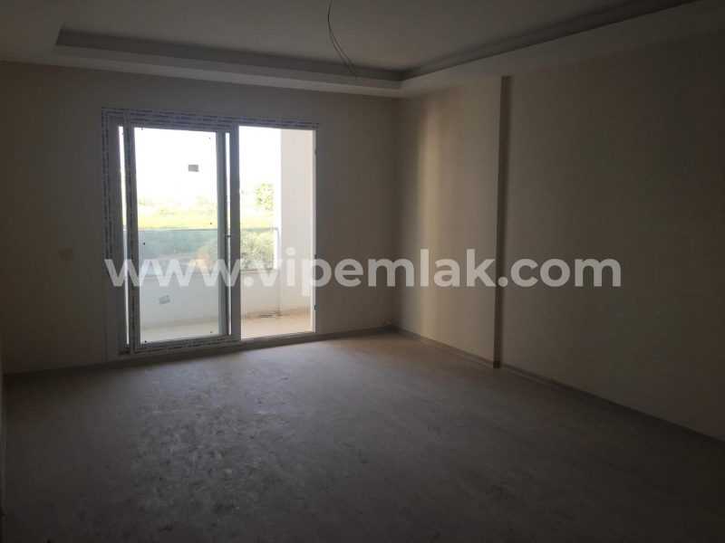 MERSİNİN GÖZDESİ KIZKALESİNDE HAVUZLU SİTEDE 2+1 SATILIK DAİRE