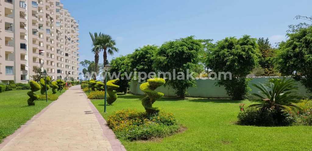 QUEENABA SİTESİNDE DENİZ MANZARALI EŞYALI SATILIK 3+1 YAZLIK DAİRE