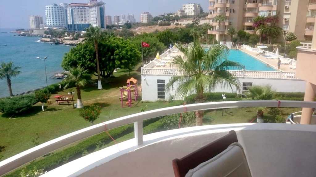 AYAŞ ÖZDE TATİL SİTESİNDE MUHTEŞEM DENİZ MANZARALI SATILIK YAZLIK DAİRE