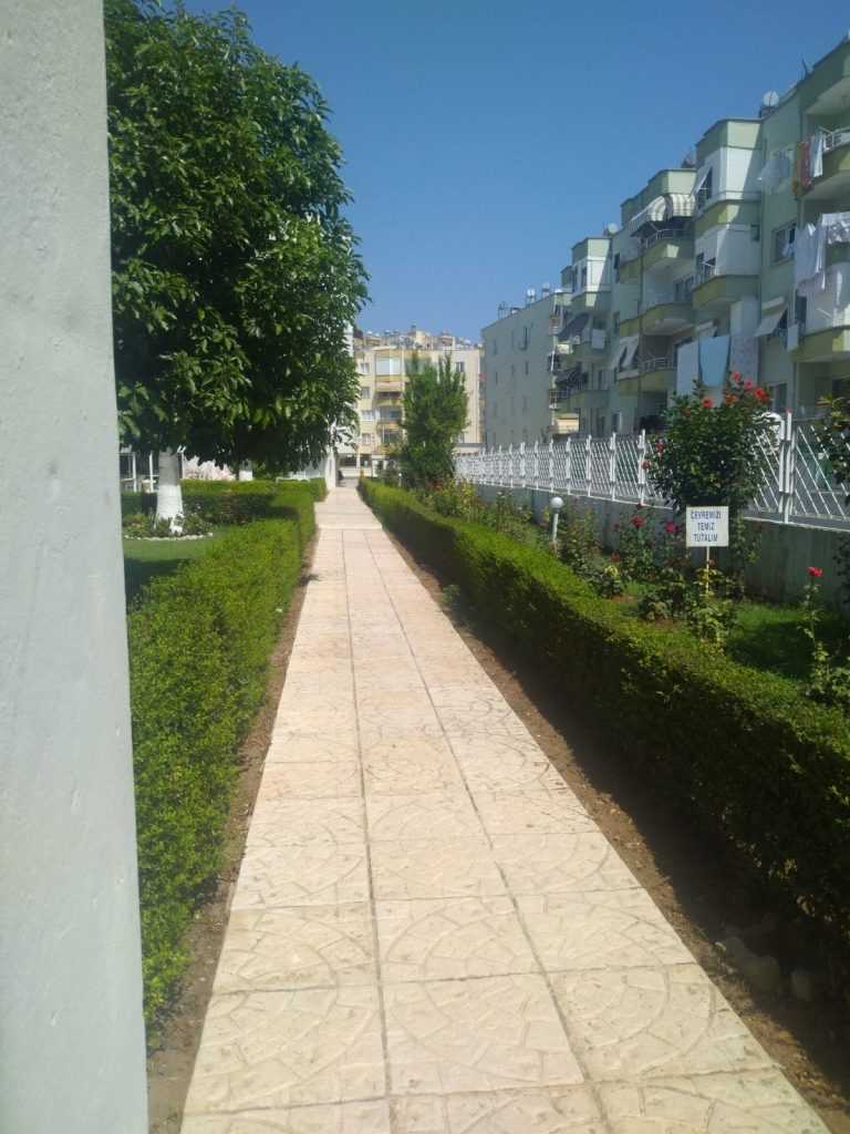 ARPAÇBAHŞİŞTE YUNUS TATİL SİTESİNDE EŞYALI SATILIK KELEPİR 3+1 DAİRE