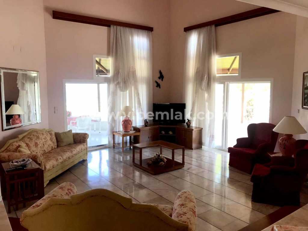 MERSİN ALTINPORTAKAL SİTESİNDE DENİZE SIFIR 4+1 EŞYALI SATILIK VİLLA