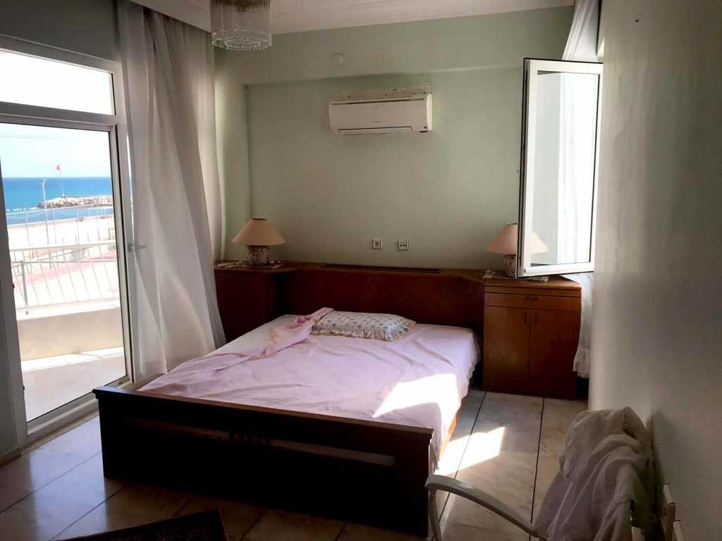 MERSİN ALTINPORTAKAL SİTESİNDE DENİZE SIFIR 4+1 EŞYALI SATILIK VİLLA