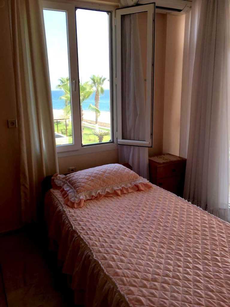 MERSİN ALTINPORTAKAL SİTESİNDE DENİZE SIFIR 4+1 EŞYALI SATILIK VİLLA
