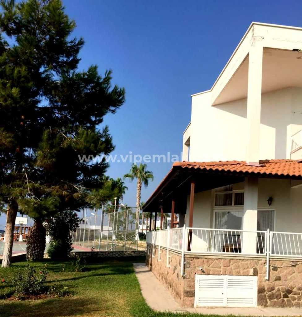 MERSİN ALTINPORTAKAL SİTESİNDE DENİZE SIFIR 4+1 EŞYALI SATILIK VİLLA