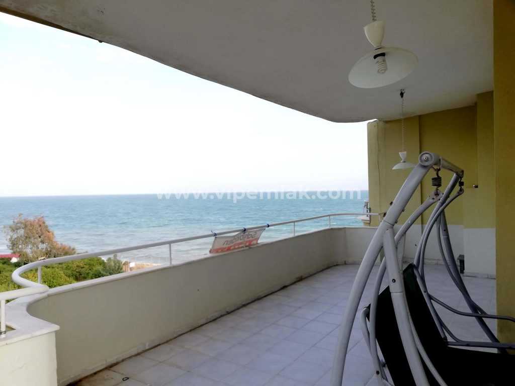 KUMKUYUDA EFSANE DENİZ MANZARALI EŞYALI SATILIK 2+1  YAZLIK DAİRE