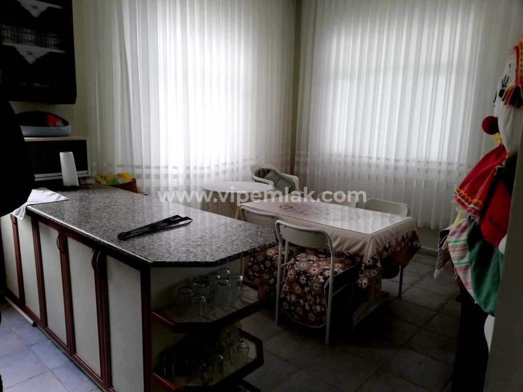 KUMKUYUDA EFSANE DENİZ MANZARALI EŞYALI SATILIK 2+1  YAZLIK DAİRE