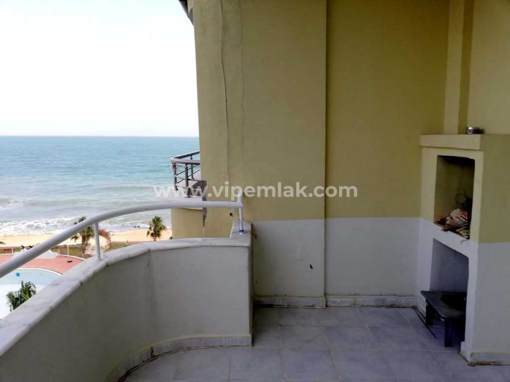 KUMKUYUDA EFSANE DENİZ MANZARALI EŞYALI SATILIK 2+1  YAZLIK DAİRE